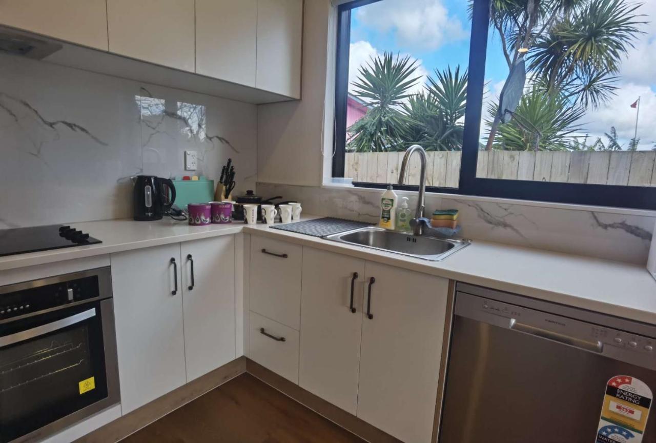 Villa Henderson New House à Auckland Extérieur photo